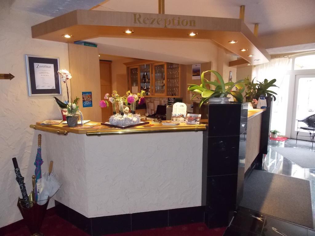 Gasthof Und Landhotel Zur Ausspanne Klipphausen Bagian luar foto