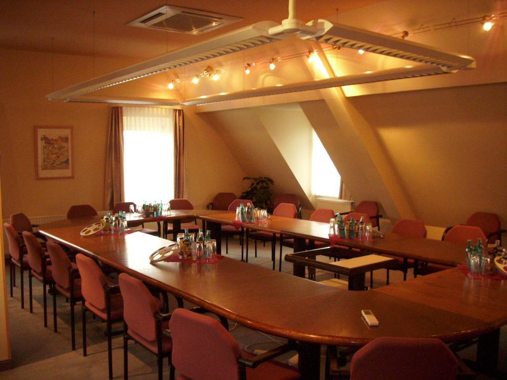 Gasthof Und Landhotel Zur Ausspanne Klipphausen Bagian luar foto