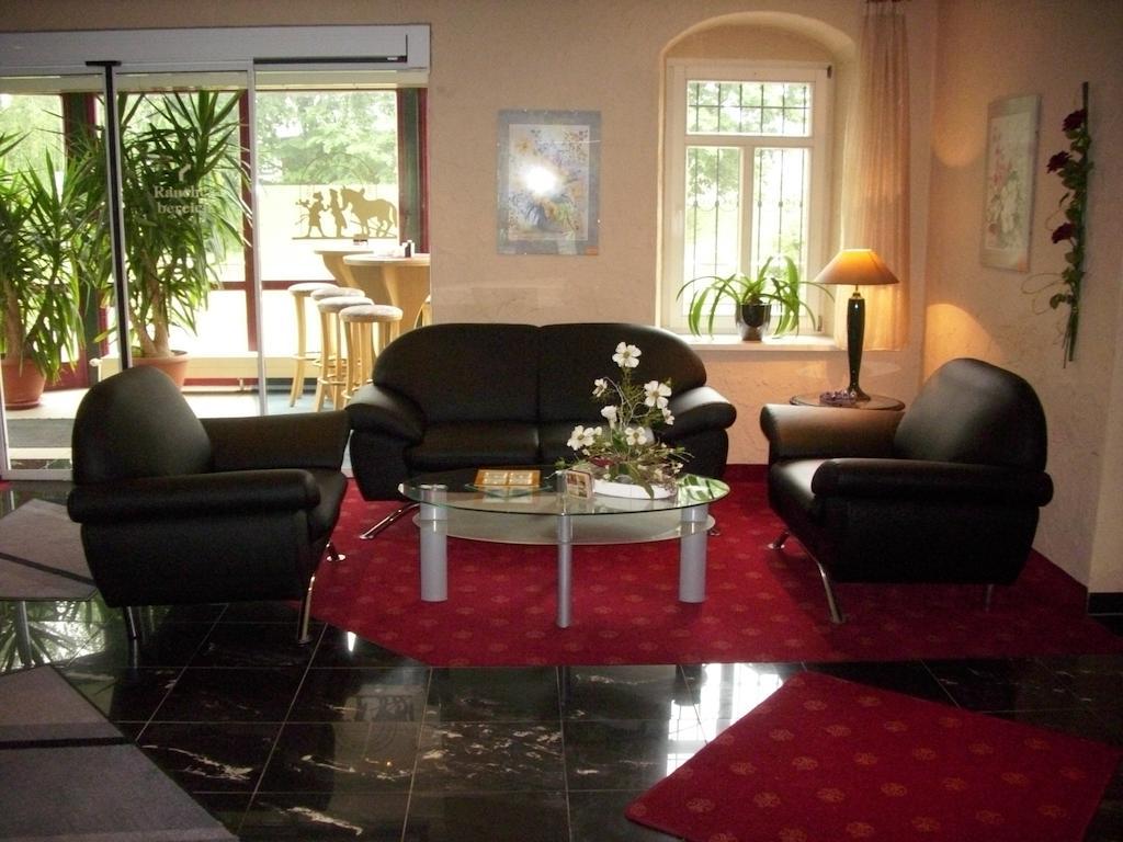 Gasthof Und Landhotel Zur Ausspanne Klipphausen Bagian luar foto